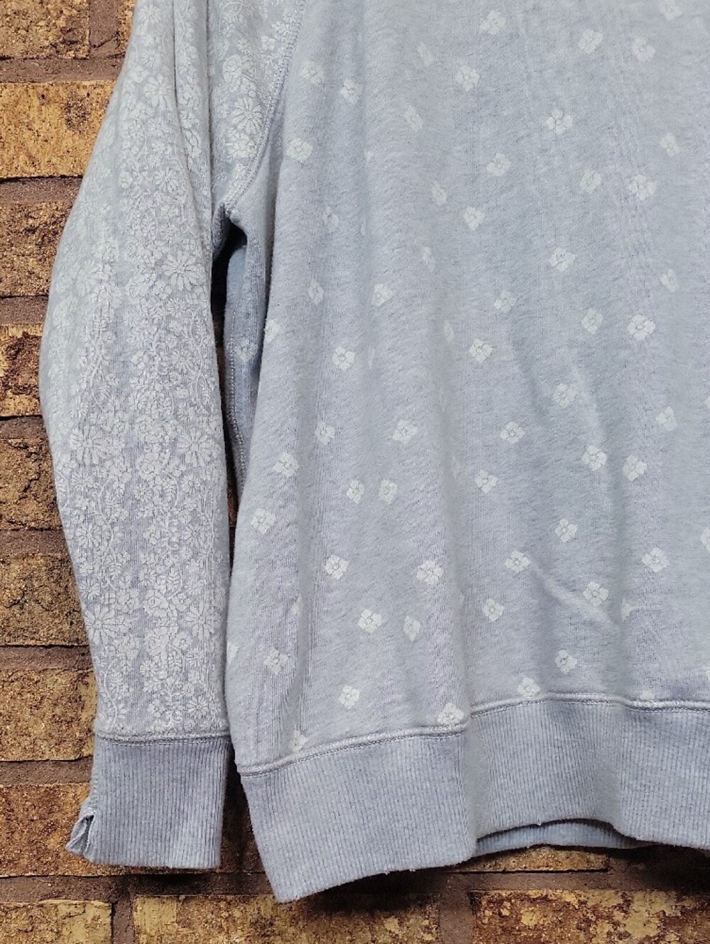aerie Gray Pullover Sweatshirt Floral Size Medium Cotton Blend Casual - Picture 5 of 11